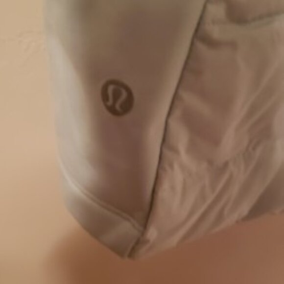 lululemon athletica Down for a Run vest, Mint GREEN, size 10 - Picture 6 of 11